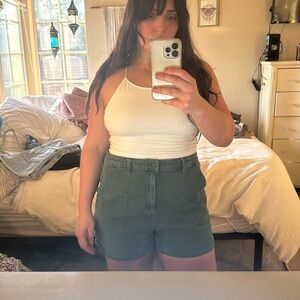 Universal threads high wasted carpenter short